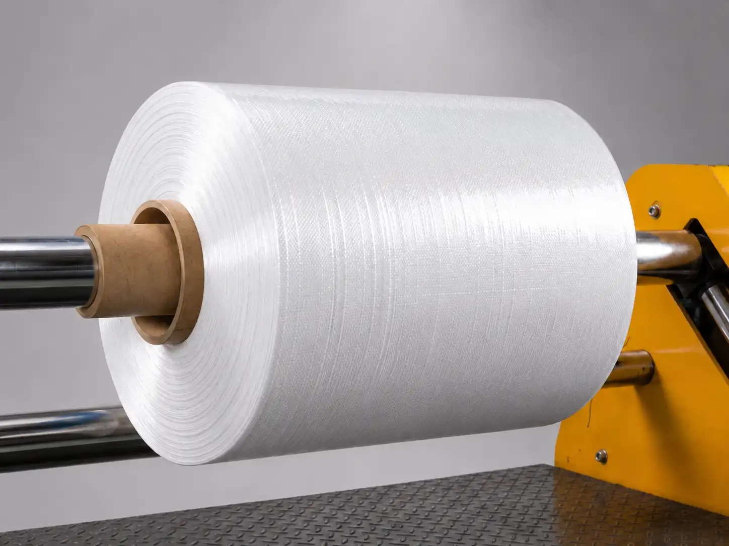 White PP/PE Woven Fabric Roll for Packaging & Clean-Appearance Covering